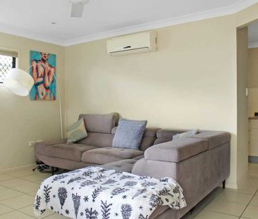 4 Bedroom House in Peaceful Neighborhood - Photo 4