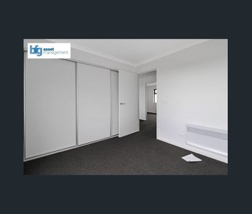 Spacious 4 Bedroom Townhouse in a Family-Friendly Location! - Photo 6