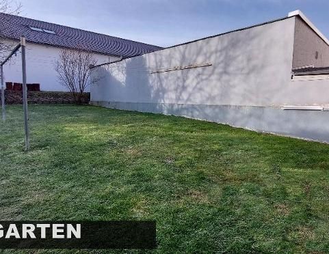 frisch Saniert mit EBK und Balkon! ***1 Monat Kaltmietfrei*** - Photo 1