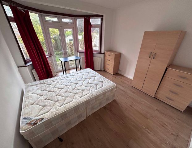 Endersleigh Gardens Room GB - Photo 1