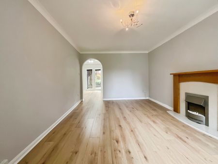 3 bedroom Semi-Detached House to let - Photo 2