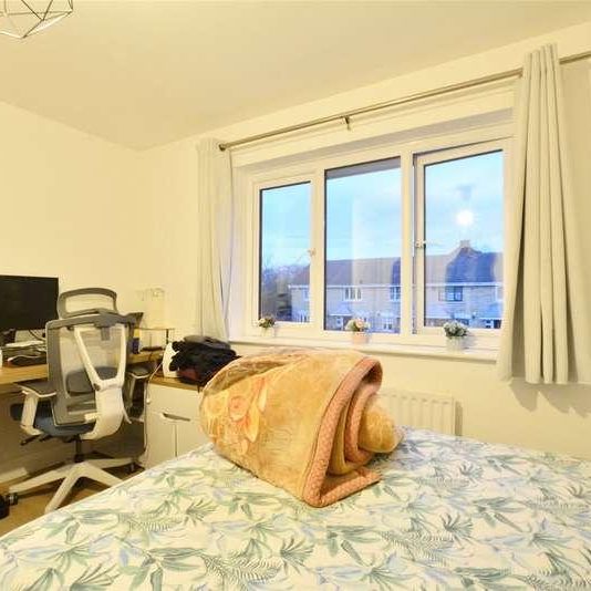 Dover Patrol, Kidbrooke, London, SE3 - Photo 1