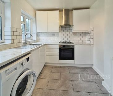 2 bedroom mid-terrace to rent West Avenue, Chelmsford - Photo 5