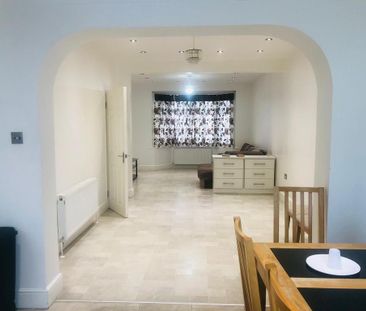 4 bedroom terraced house to rent - Photo 5