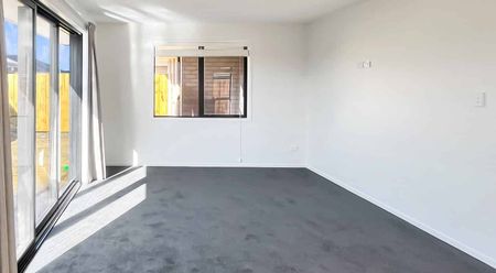 Spacious 4 Bedroom in Acland Park - Photo 5