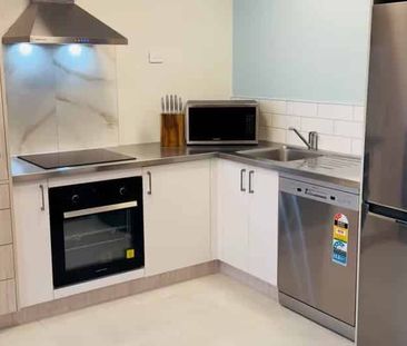 Brand new two bedroom two bathroom apartment - Photo 3