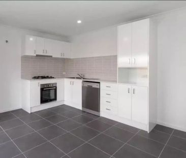 Neat & Tidy 1 Bedroom Duplex - Photo 4