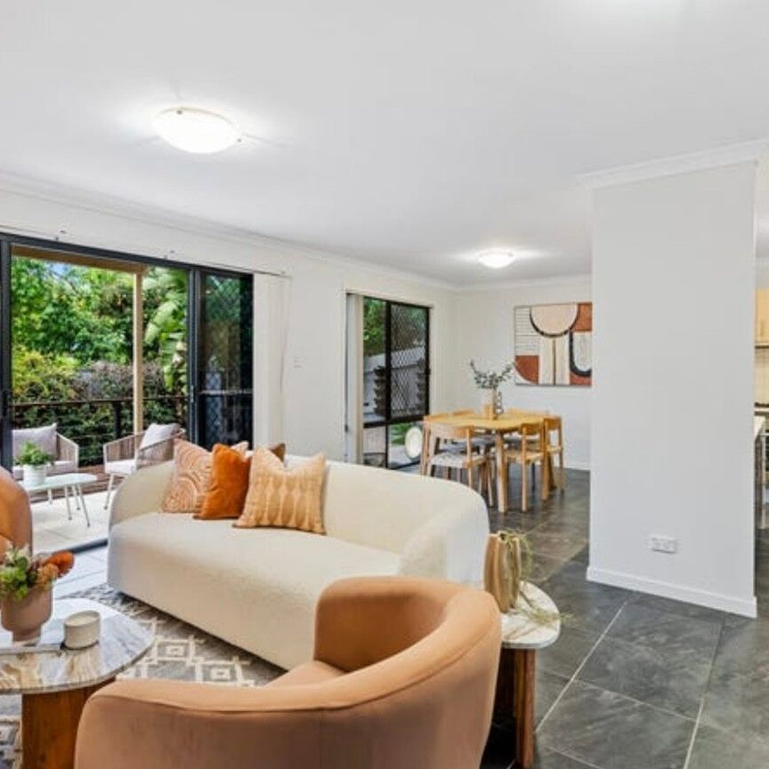 Greenslopes - Photo 1