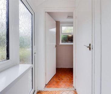 3 bedroom detached bungalow to rent - Photo 6