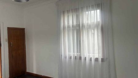 modern central - Photo 4