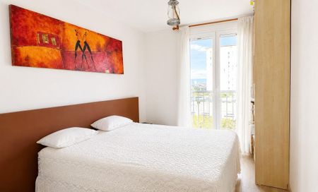 3 room luxury Flat for rent in Valencia, Spain - Photo 2