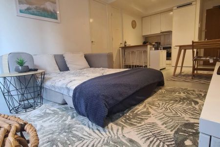 Live the Dream Beachside Lifestyle on Fitzroy Street! - Photo 2