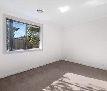 12 Swinney Street, Casey ACT 2913 - House For Rent | Domain - Photo 2