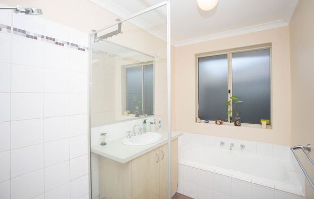 16 Kingaroy Drive, Baldivis WA 6171 - House For Rent - $615 | Domain - Photo 1