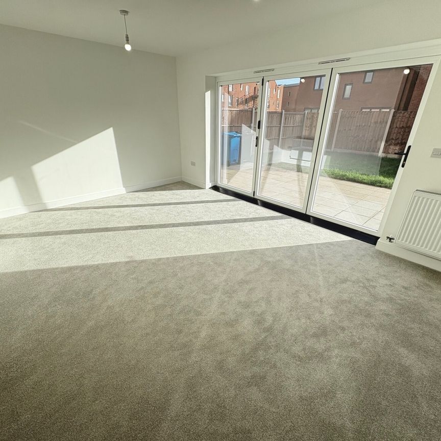 Wade Close - Photo 1