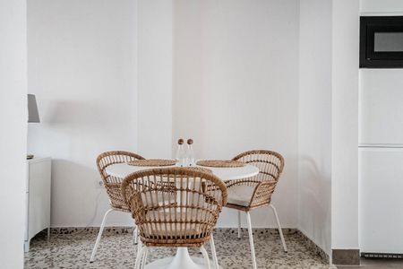 Casa adosada de alquiler en Castillo, 17, Centro - Photo 3