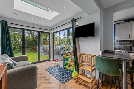 4 bedroom terraced house to rent - Photo 5