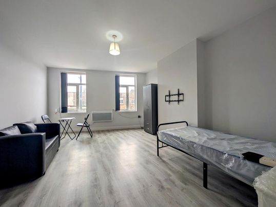 Studio to rent - Photo 1