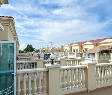 1BR+Study Townhouse with Huge Private Backyard - Photo 5