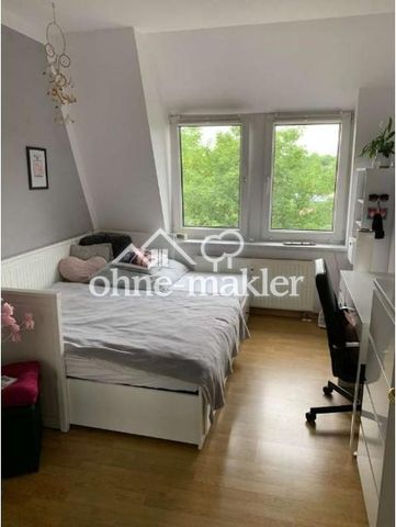 Großzügige 4-Zimmer-Altbauwohnung mit Wohnküche, Balkon & Gäste-WC - Foto 3