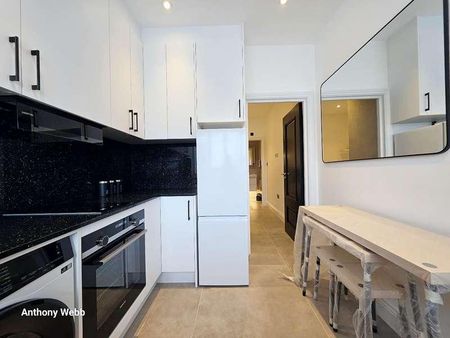 Burleigh Gardens, Southgate, N14 - Photo 3