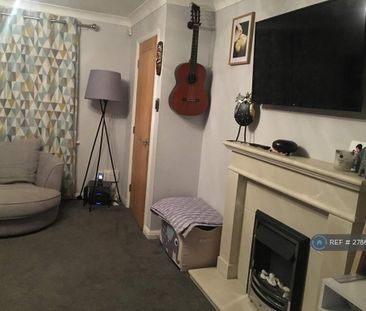 3 bedroom semi-detached house to rent - Photo 1