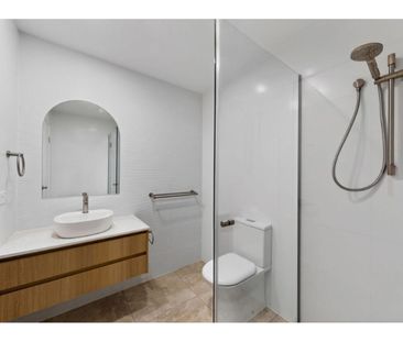 Expansive 1-Bedroom Residence - Photo 5