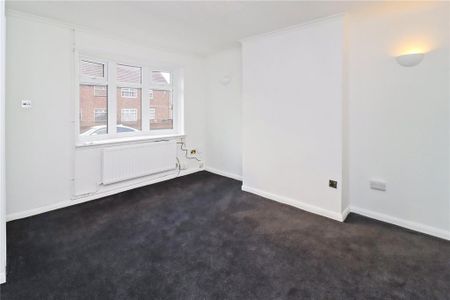 2 bedroom semi-detached house to rent - Photo 2