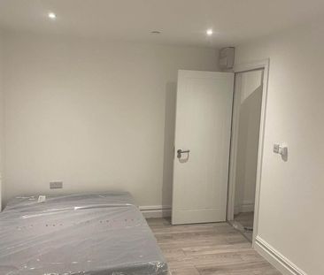 Price £1,200 pcm - Available 12/03/2026 - Furnished - Photo 4