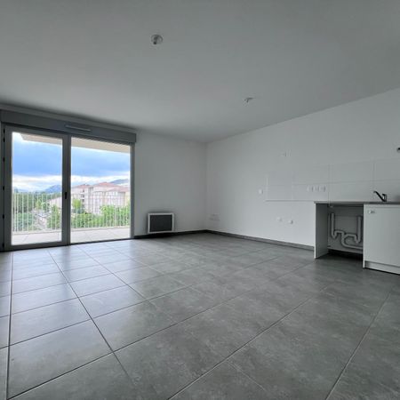 Appartement 3 pièces 64m2 MARSEILLE 9EME 979 euros - Photo 4