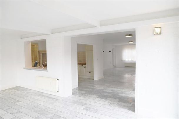 Ruim duplex appartement met groot terras in het centrum - Photo 1