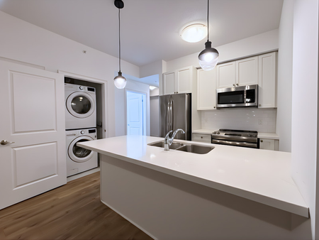 $2,199 / 2 br / 1 ba / 81 robinson st unit 809 - Photo 2