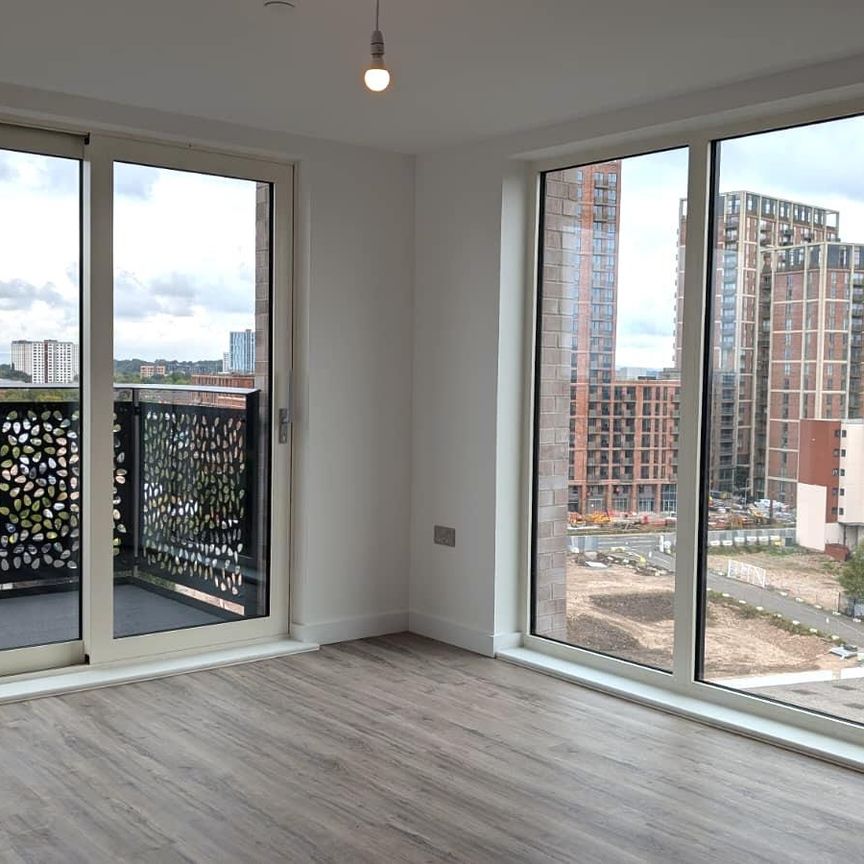 The Railings, Middlewood Locks - Photo 1