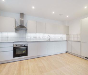 3 bedroom flat to rent - Photo 2