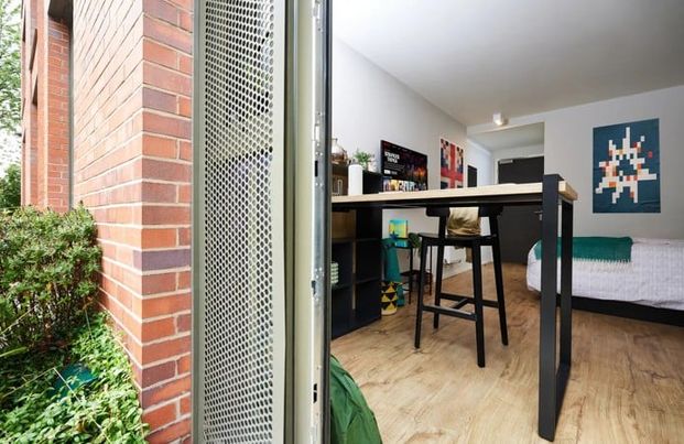 Studio Flat, Vita Student Pebble Mill Studios, B29 - Photo 1