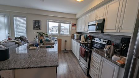 For Lease - 917 Apple Hill Lane, Kitchener, Ontario - Photo 4