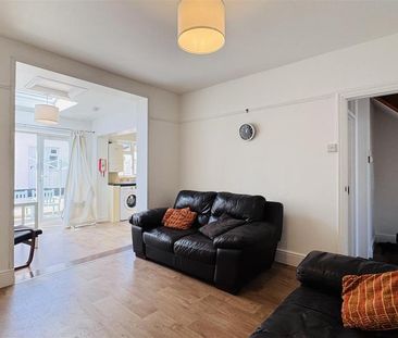 4 bedroom terraced house to rent - Photo 3