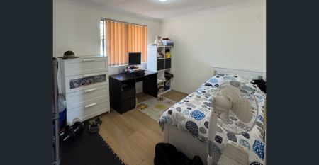 LARGE 3 BEDROOM UNIT - Photo 4