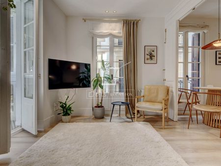 Charming city-centre apartment in San Sebastián's Old Town - Photo 3