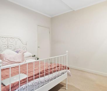 SPACIOUS & CONVENIENT 2X2 APARTMENT - Photo 2