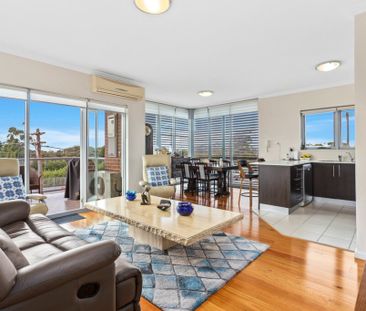 Spacious, Modern & Perfectly Positioned - Photo 5