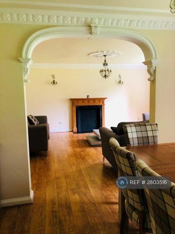 3 bedroom flat to rent - Photo 4