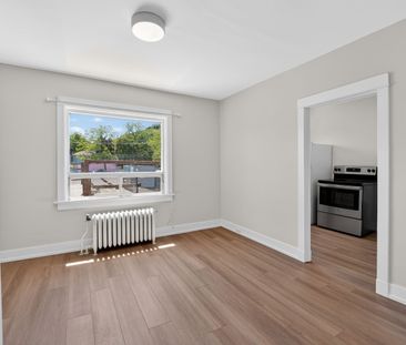 For Lease - 13 Main Street Unit# #2, Grimsby, Ontario - Photo 2