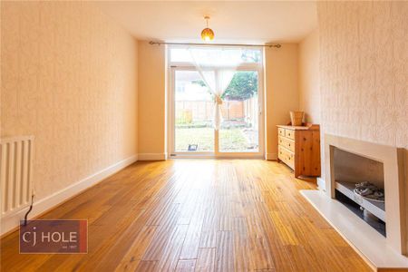 3 bedroom semi-detached house to rent - Photo 4