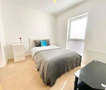 1 bedroom in a house share to rent - Photo 3