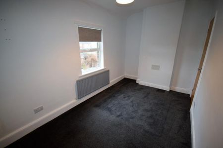 2 bedroom semi-detached house to rent - Photo 2