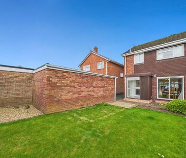 3 bedroom semi-detached house to rent - Photo 5