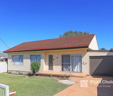 Family Living - Photo 6