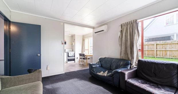Student Flat in Great Location *Two Weeks Rent Free* - Photo 1