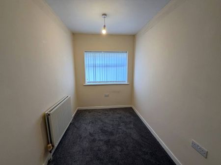 Castlehey, Skelmersdale, , UK - Photo 4